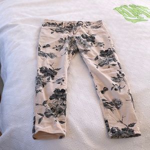 J Brand Capri pink and gray flowered jeans